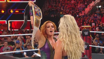 Becky Lynch vs Charlotte Flair HIAC